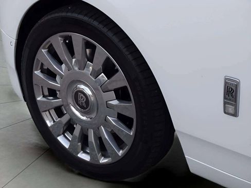 Used 2021 Rolls-Royce Phantom Sedan image 20