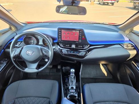 Used 2021 Toyota C-HR XLE FWD image 29