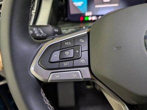Used 2025 Volkswagen Atlas Cross Sport SE AWD/4WD image 18