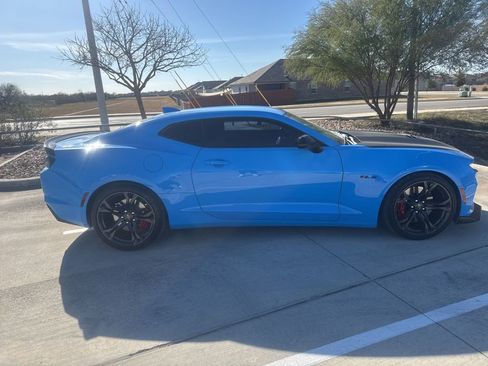 Used 2022 Chevrolet Camaro SS image 2