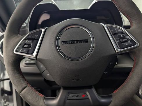 Used 2018 Chevrolet Camaro ZL1 image 21