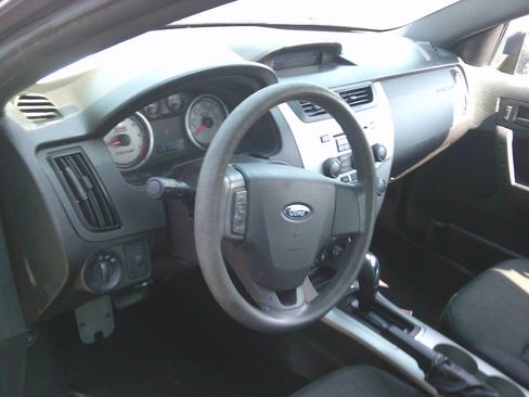 Used 2011 Ford Focus SE image 5