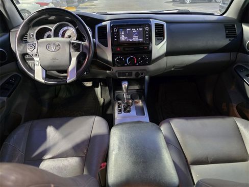 Used 2015 Toyota Tacoma PreRunner w/ SR5 Package image 8