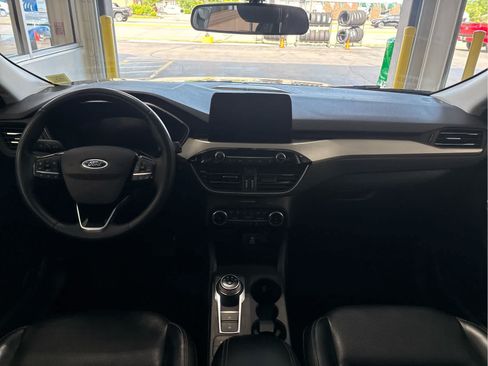 Used 2022 Ford Escape SEL w/ Technology Package AWD/4WD image 12