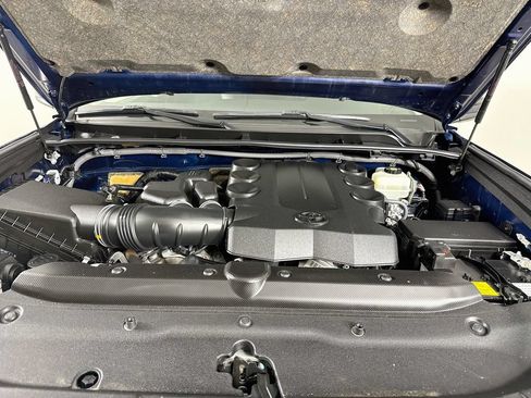 Certified 2021 Toyota 4Runner Venture AWD/4WD image 31