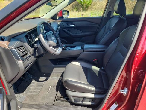 Used 2023 Nissan Rogue SV w/ SV Premium B Package FWD image 28