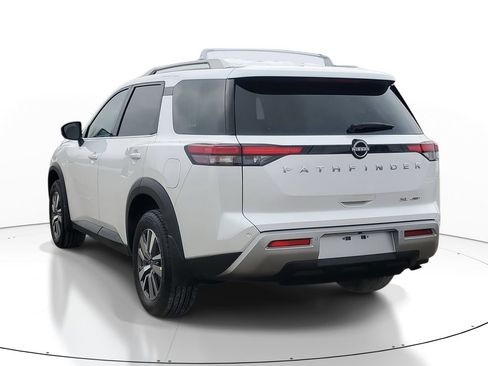 New 2025 Nissan Pathfinder SL image 3