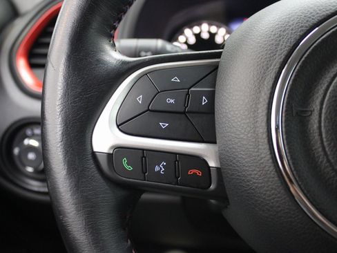 Used 2019 Jeep Renegade Trailhawk image 34