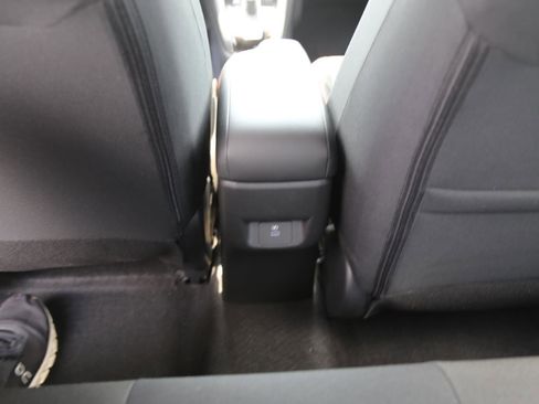 New 2025 Nissan Versa SR w/ Trunk Package image 16