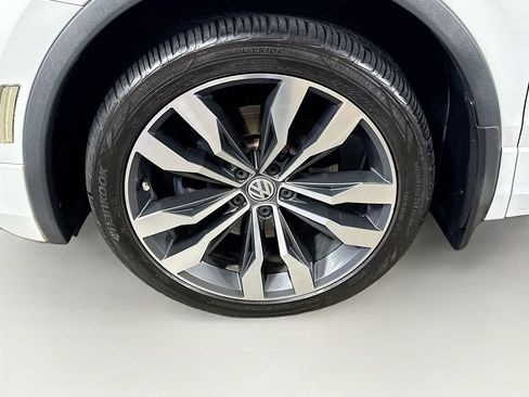 Used 2020 Volkswagen Tiguan SEL Premium R-Line AWD/4WD image 43