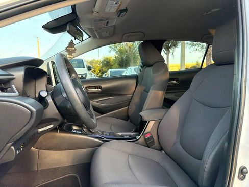 Used 2020 Toyota Corolla LE FWD image 6