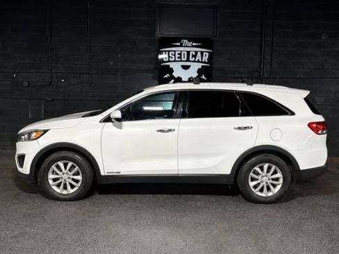 Used 2018 Kia Sorento LX AWD/4WD image 2