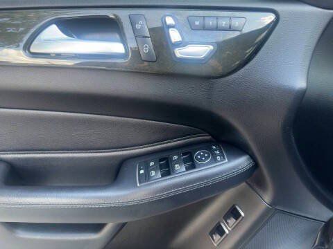Used 2017 Mercedes-Benz GLS 450 4MATIC image 23