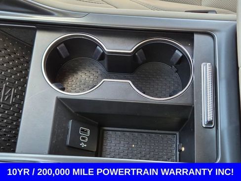 Used 2025 Lincoln Nautilus Premier AWD/4WD image 28