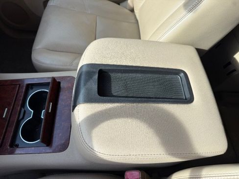 Used 2010 Chevrolet Suburban LTZ image 30