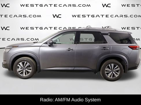 Used 2024 Nissan Pathfinder SL w/ Black Appearance Package FWD image 5