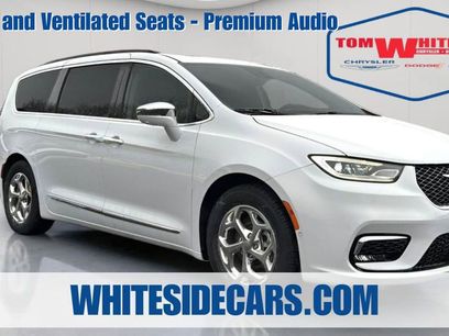 Used 2022 Chrysler Pacifica Limited