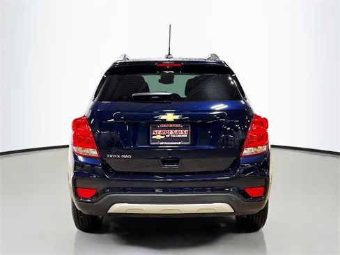 Used 2022 Chevrolet Trax LT w/ LT Convenience Package image 8