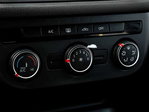 Used 2017 Volkswagen Tiguan S image 22