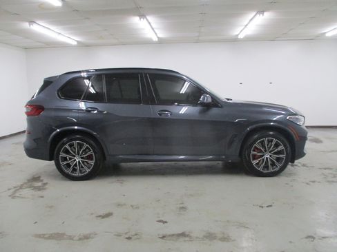 Used 2022 BMW X5 M50i w/ Executive Package image 10