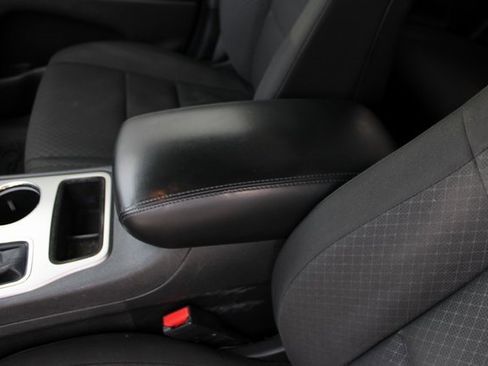 Used 2018 Jeep Grand Cherokee Laredo image 25