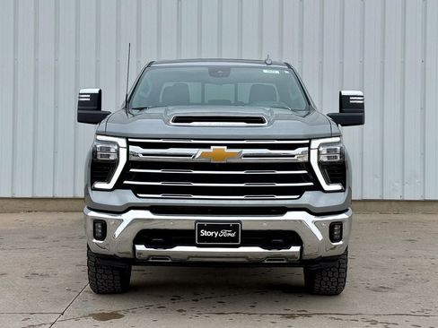 Used 2024 Chevrolet Silverado 2500 LTZ w/ LTZ Premium Package AWD/4WD image 9