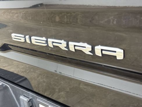Used 2022 GMC Sierra 1500 SLT w/ SLT Premium Plus Package AWD/4WD image 27