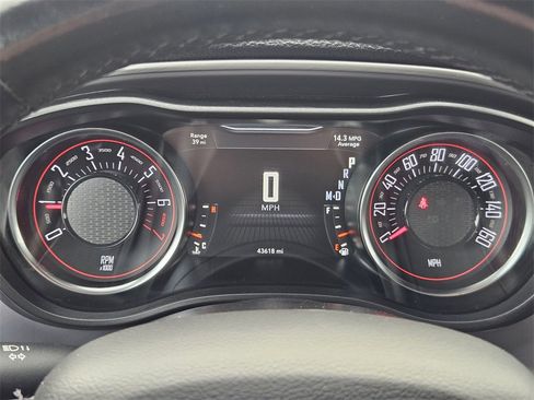 Used 2022 Dodge Challenger SXT image 16