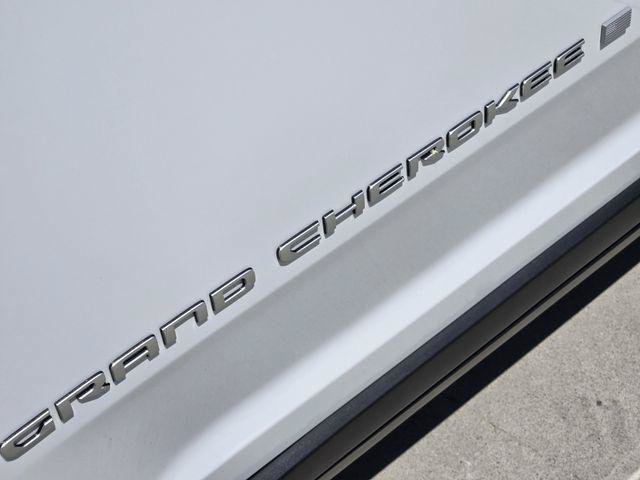 Certified 2024 Jeep Grand Cherokee Laredo X w/ Luxury Tech Group I AWD/4WD image 11