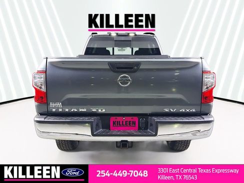 Used 2017 Nissan Titan SV image 7