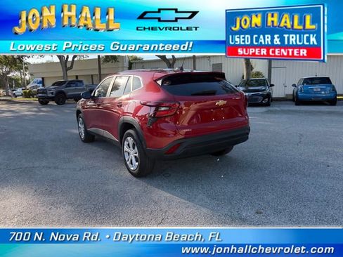 Used 2026 Chevrolet Trax LS FWD image 8