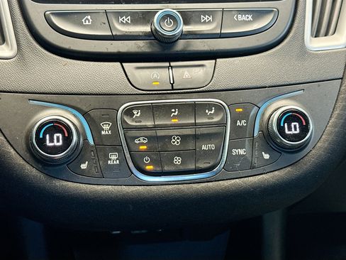 Used 2022 Chevrolet Malibu LT image 10