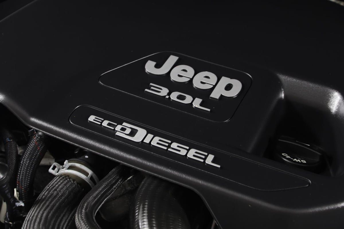 Used 2022 Jeep Gladiator Rubicon w/ LED Lighting Group AWD/4WD image 18