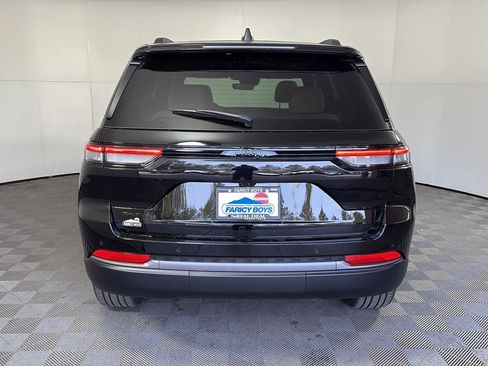 New 2026 Jeep Grand Cherokee Limited w/ Limited Altitude Package AWD/4WD image 5