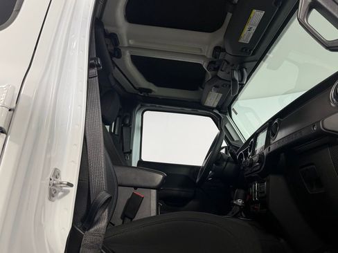 Used 2023 Jeep Wrangler Unlimited Rubicon 4xe AWD/4WD image 30