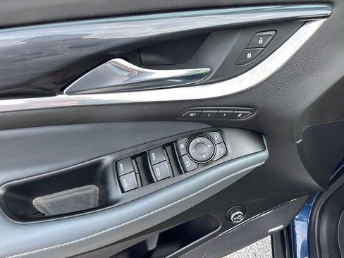 Used 2022 Buick Enclave Premium w/ Experience Buick Package FWD image 23