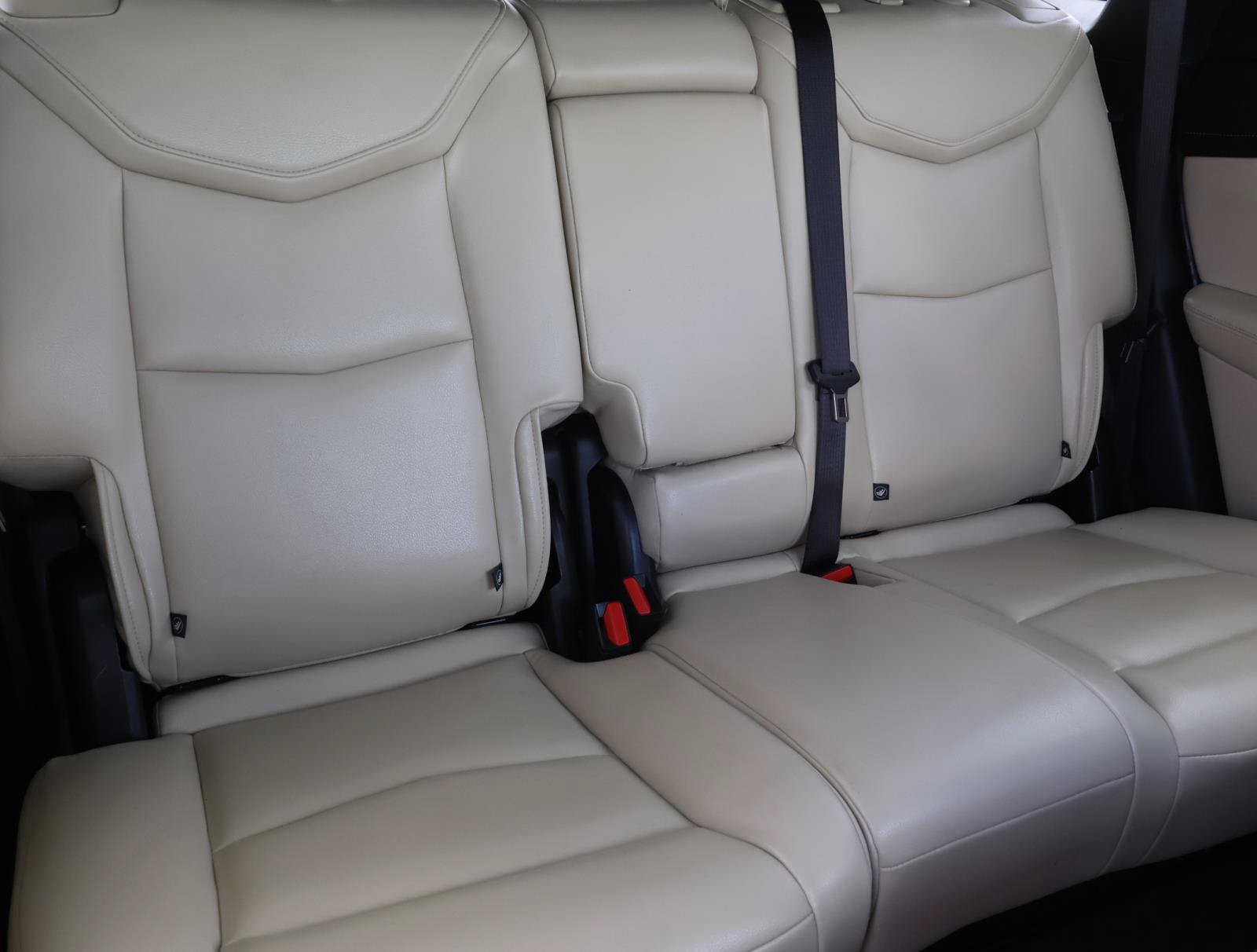 Used 2019 Cadillac XT5 FWD image 22