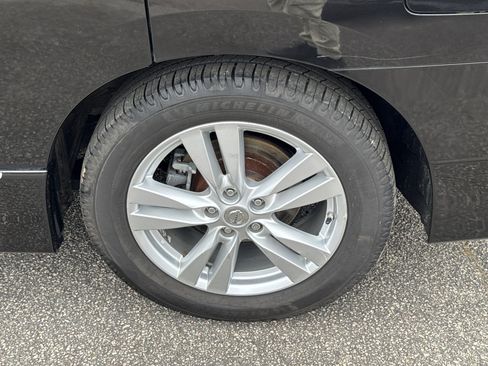 Used 2015 Nissan Quest SL image 18