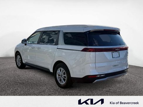 Used 2024 Kia Carnival LX image 3
