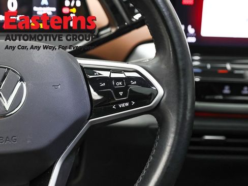 Used 2022 Volkswagen ID.4 Pro S w/ Gradient Package image 16
