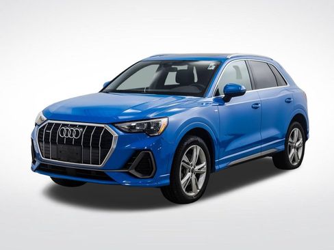 Used 2021 Audi Q3 2.0T Premium w/ Convenience Package AWD/4WD image 1