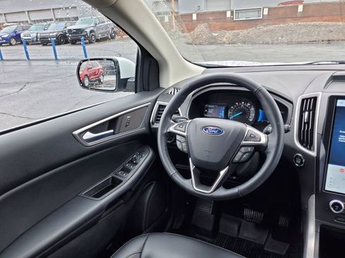 Used 2024 Ford Edge SEL image 8