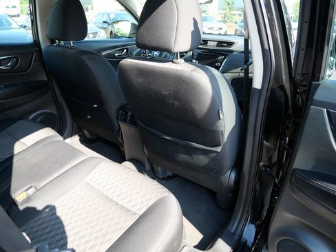Used 2018 Nissan Rogue S AWD/4WD image 25