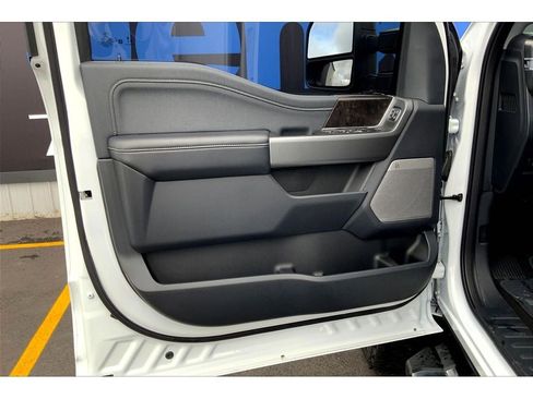 Used 2025 Ford F350 Lariat image 24