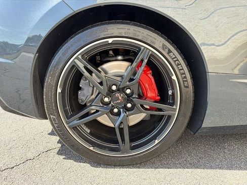 Used 2021 Chevrolet Corvette Stingray Coupe w/ Z51 Performance Package RWD image 21