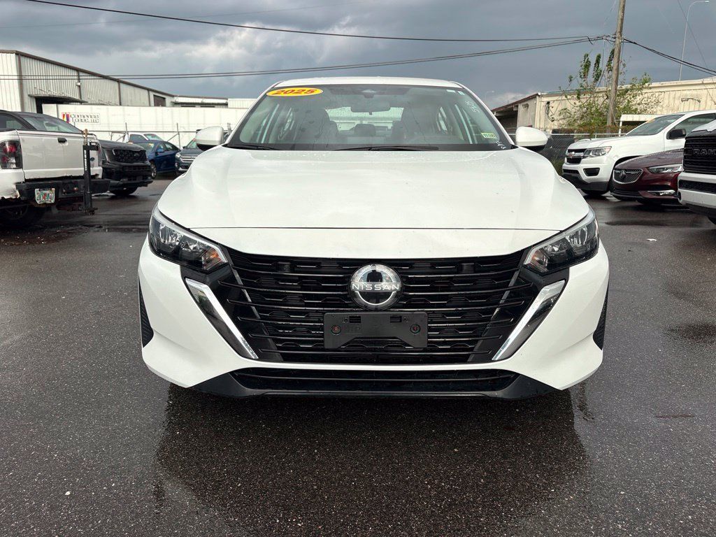 Used 2025 Nissan Sentra SV FWD image 8