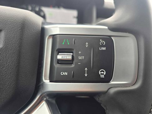 Certified 2024 Land Rover Discovery S image 32