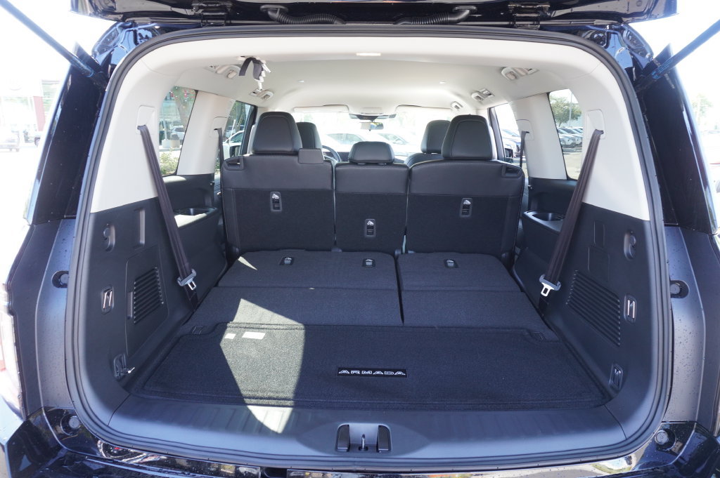 Certified 2025 Nissan Armada SV AWD/4WD image 8