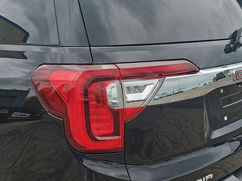 Certified 2023 GMC Acadia SLT w/ Preferred Package AWD/4WD image 42