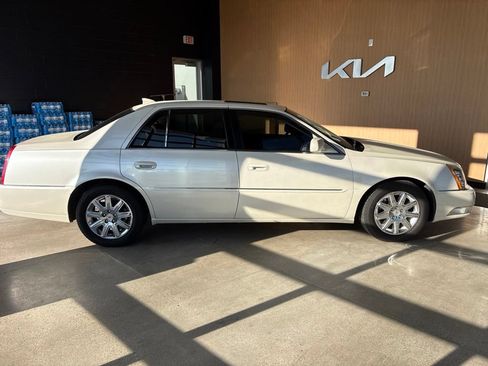 Used 2011 Cadillac DTS Premium w/ Driver Awareness Package FWD image 16